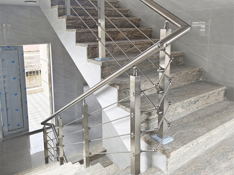 不锈钢楼梯穿管