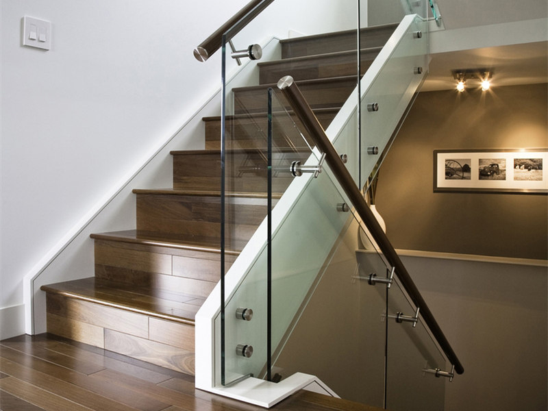 无立柱玻璃楼梯